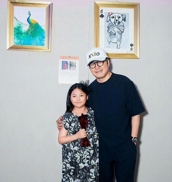 六小龄童|六小龄童用的那根金箍棒，能卖多少钱？你别说，他还真拿去估过价