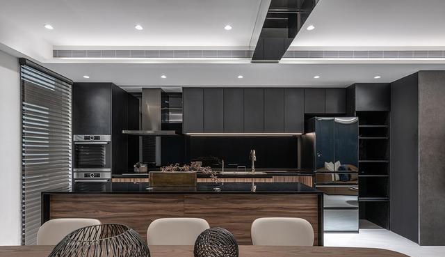 发现一位IT男的家,宅男的家可真酷,精致的让很多女生汗颜