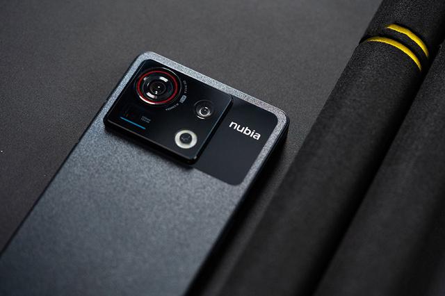 光学变焦|18GB+1TB，发布仅一个月跌至新低