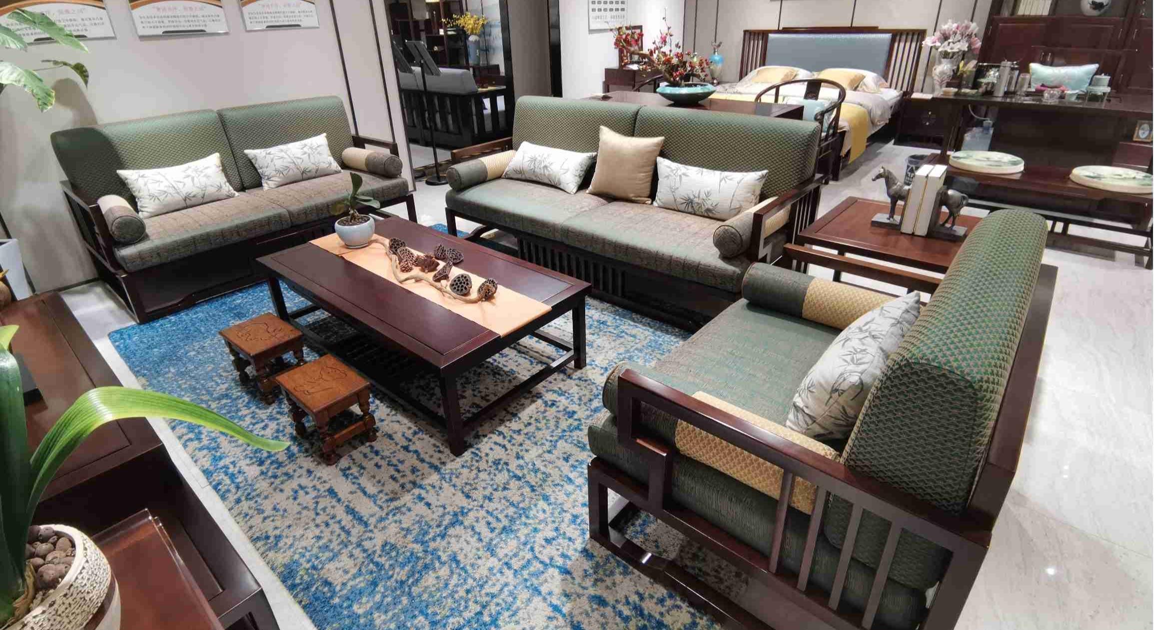 追求高端家具?它们的缺陷你能接受吗:真皮难保养,实木易变形