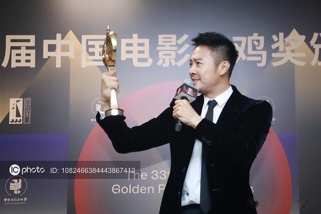 边潇潇|边潇潇回应网上“插刀教”事件虚假,再次出镜被逼到发飙