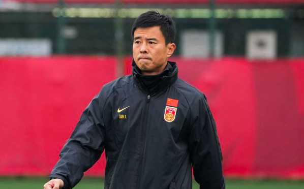 徐新|中超转会窗已开，海港绯闻新援一个都没签，走投无路的徐新尴尬了