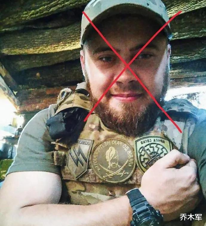 泽连斯基|漫画：泽基全身一无所有紧紧地抱着柱子！太牛了