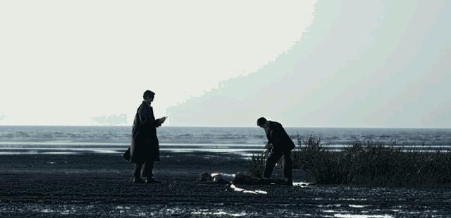 王一博|笑s了，王一博进组拍电影，粉丝最近可忙坏了