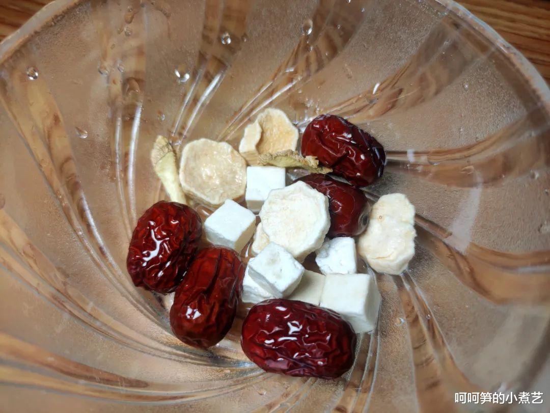 茯苓|《琅琊榜》里的茯苓鸡汤，营养健康，暖身暖心，秋冬季进补就喝它