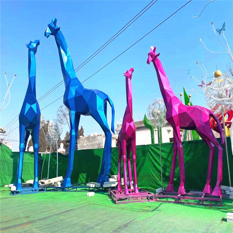 卡通|不锈钢几何熊雕塑厂家定制镂空发光大型卡通网红熊切面装迎宾摆件