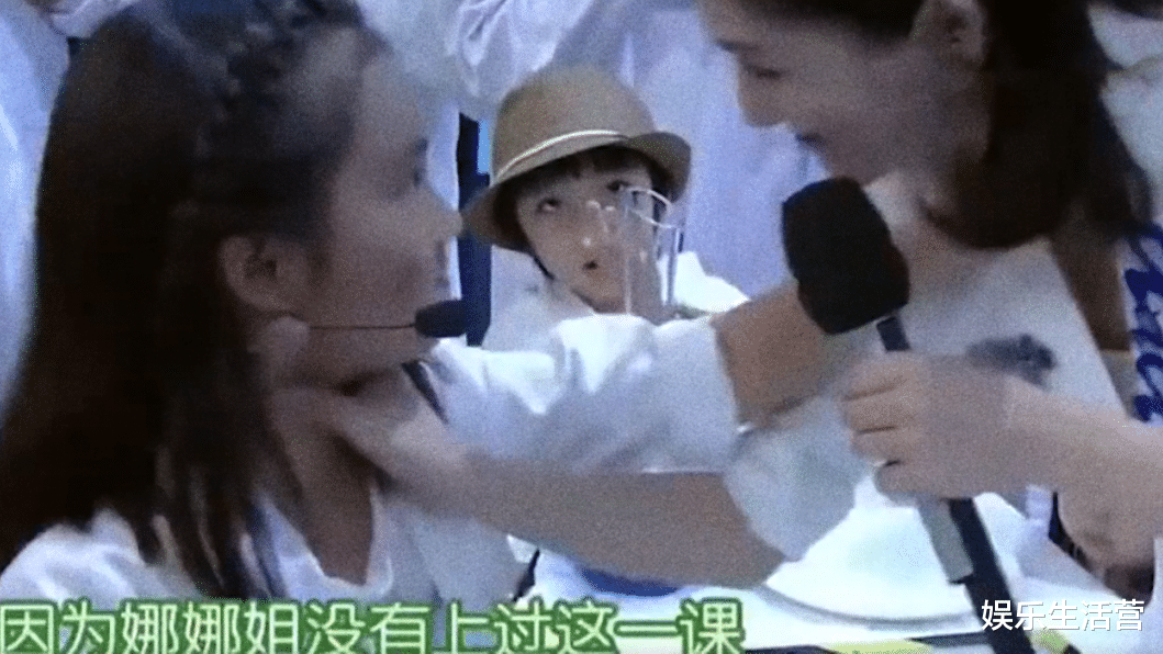 谢娜|黄多多执导谢娜演舞台剧,师从赖声川起点高,曾被谢娜当众掐脖子