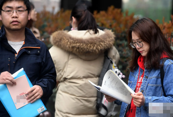 求职|教育局招聘在编教师,仅面向这8所高校的应届生,大学生: 公平吗?