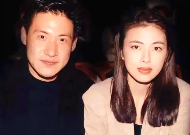 张学友|张学友17岁女儿办画展，穿露腰装破洞裤身材好