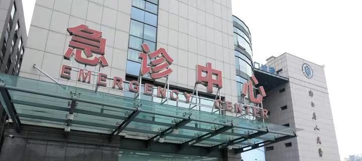 脑胶质瘤|奥密克戎被低估，急重症白肺患者增多，张文宏提出新告知