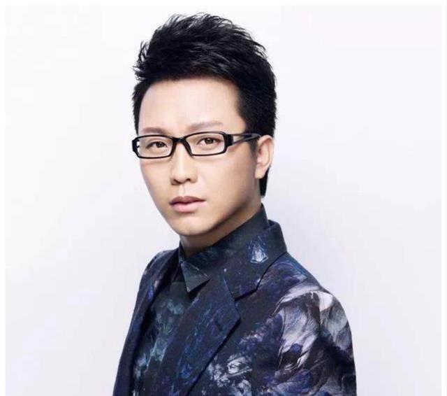 李玉刚|凭《万疆》霸屏，全网播放量超过200亿，李玉刚是如何逆袭成功的