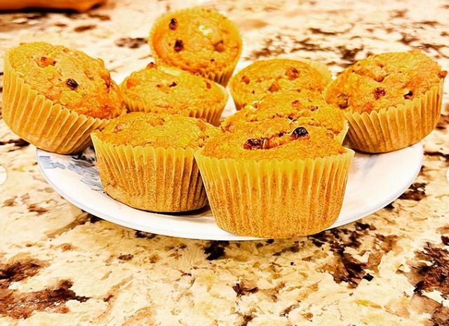 徐静蕾|48岁徐静蕾现身乡村农场，肚子凸孕味十足