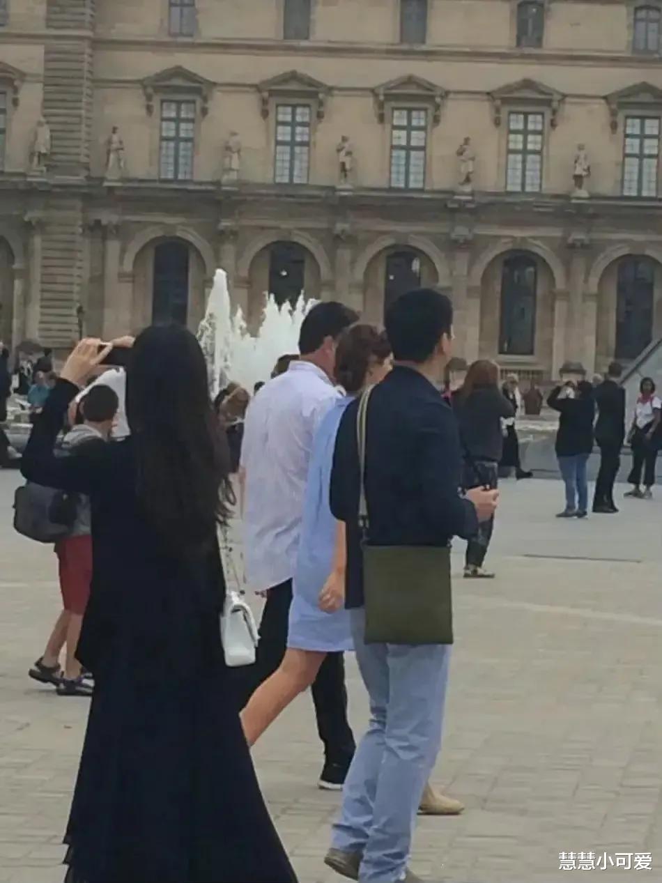 章泽天|差劲的主办方，竟然把刘强东与奶茶妹妹分开坐，太过分了