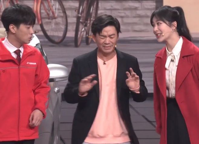 小品|春晚台下观众反应，打瞌睡，摸额头，小朋友表情难看太真实