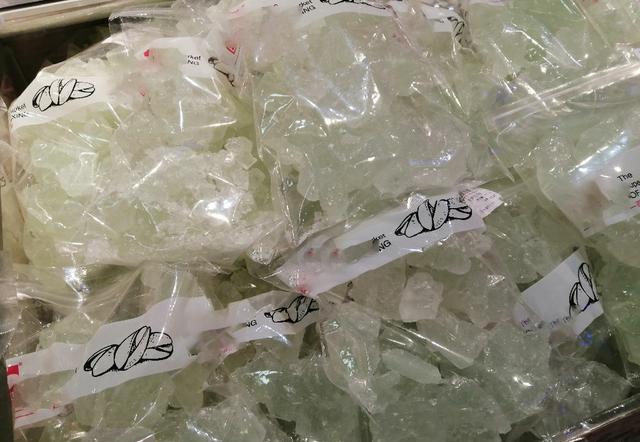 同样是冰糖,黄冰糖和白冰糖有什么区别?知道后别再乱买了