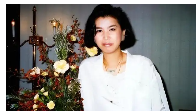 余绮霞|她港姐出道，车祸失忆，被男友抛弃又身患癌症，36岁与世长辞