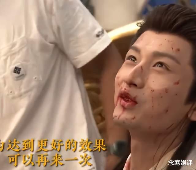 成毅|受重伤吐血戏份被曝光，成毅因为入戏太深，被血浆呛到差点窒息