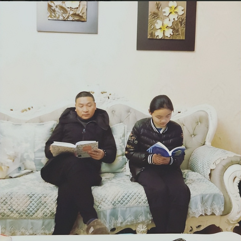 学生在学校起争执,妈妈登门道歉却被打伤,孩子被掌掴脚踹抓头发