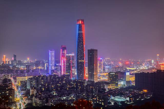 厦门|2021年中国新增6座超300米摩天大楼，数量领跑全球