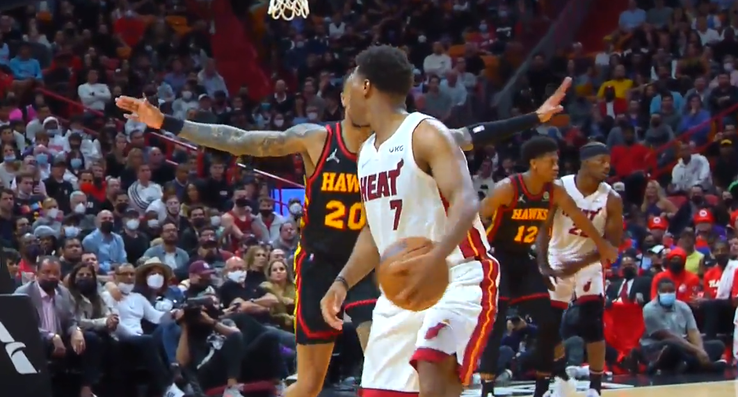 洛瑞|真硬！巴特勒轟23+10率隊(duì)四連勝，洛瑞迎里程碑，塔克制造大驚喜