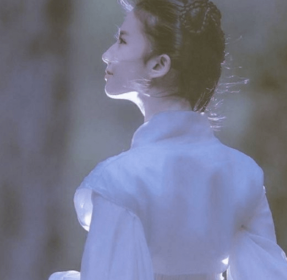 小龙女|本以为刘亦菲“小龙女”造型够美了,看到“聂小倩”,谁能顶得住!