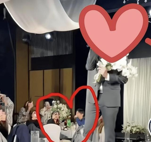 绫濑遥|实锤?40岁王鸥和德云社何九华门口搂抱,上万网友却cue夜光剧本