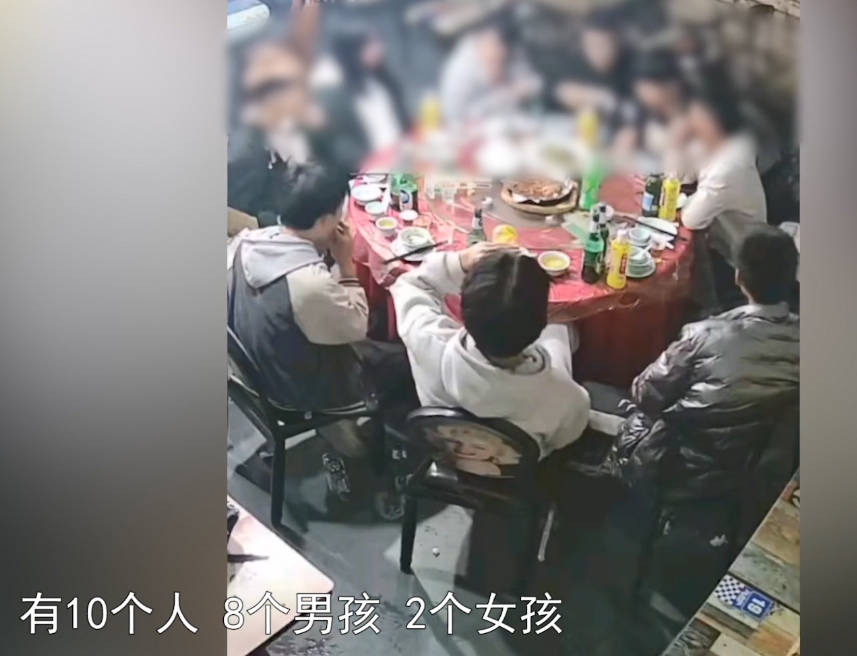 原创十个大孩子吃饭逃单,出门后撒腿就跑,老板娘一个也没逮住
