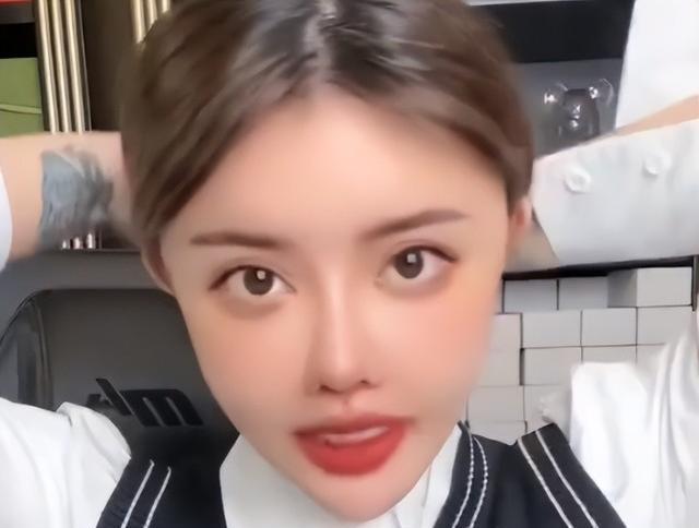 韩安冉|23岁韩安冉离婚后去整容，被嘲照着兜儿整的，第5任男友才20岁