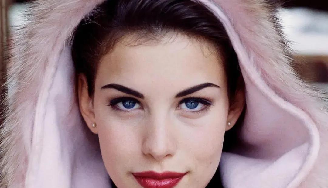 丽芙·泰勒|美国女演员丽芙·泰勒