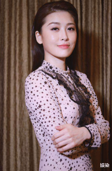 傅程鹏|傅程鹏前妻程素：捧红丈夫，陪他21年从无到有，却在41岁被抛弃