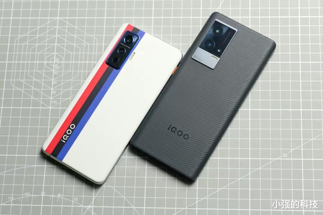 iqoo 9和iqoo8pro两个手机百元差价 哪个性价比更高一些 更值得入手