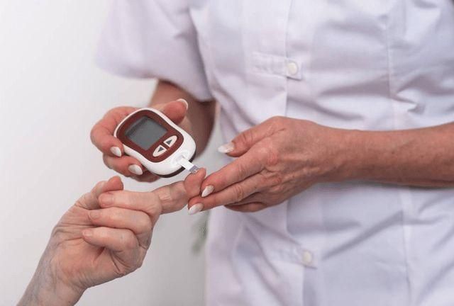 疾病|早上醒来双手发胀,握不拢,几分钟后又恢复正常,这是什么情况?