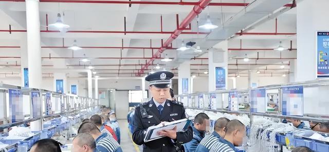 应届生|又一铁饭碗在4月公开招聘，五险二金福利好，应届生却直言被劝退