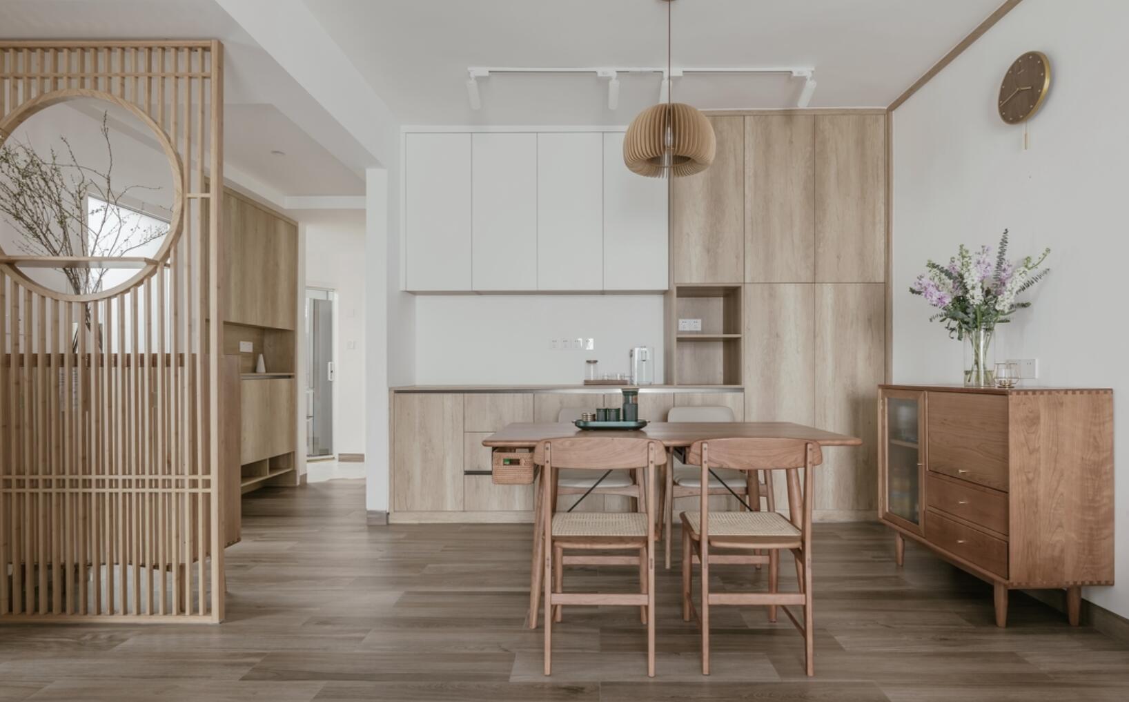 她84㎡家,简直是“教科书式布局”,动线完美,储物空间多到爆