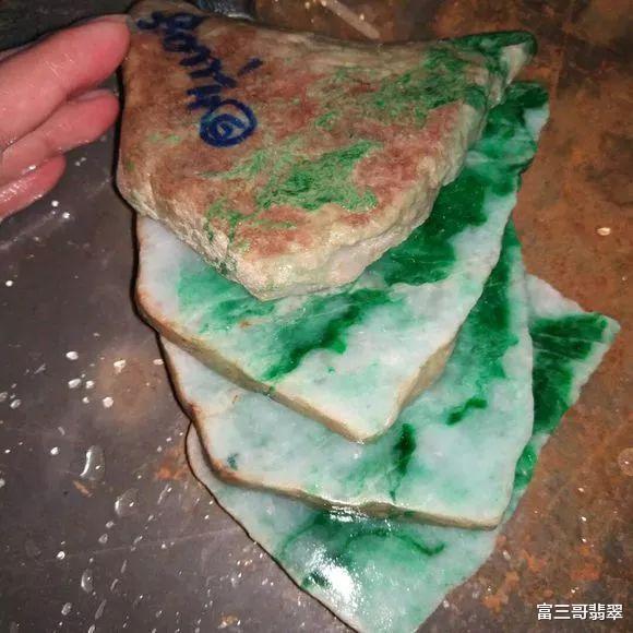 翡翠|蟒带——赌色的生命带,不识蟒带何言赌石?