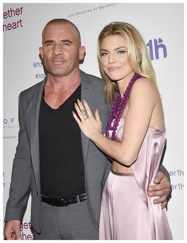 多米音乐|越狱演员多米尼克·珀塞尔与麦莉赛勒斯55岁母亲蒂什秘密恋情曝光