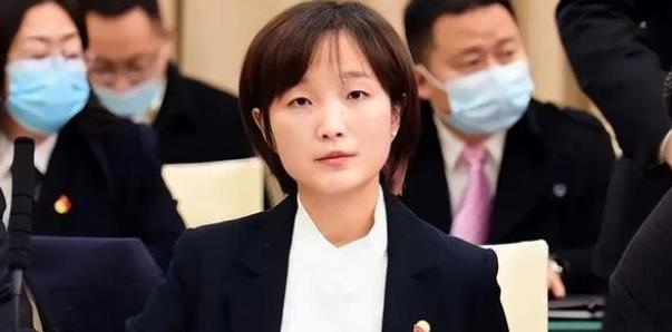 医生|90后女博士担任副市长,其专业被网友扒出后,遭人质疑浪费资源