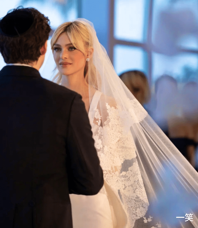 布鲁克林|布鲁克林与妮可拉佩尔茨结婚照首曝光，婚礼费用高达1.2亿，超壕