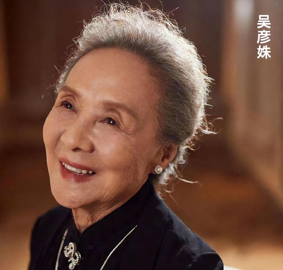 “整容美人”和“自然美人”，老后差距这么大？