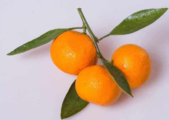 衰老|血压高,6种食物要少吃,再馋也要忍住,常吃6果,血压稳,保平安