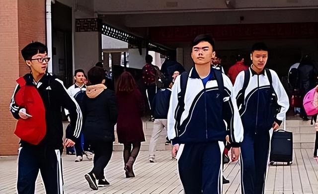 清华大学|清华学生毕业后都去哪了？体制内占大半，还有1个被称神仙单位