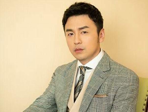 殷桃|雷佳音台下偶遇殷桃，假装不认识主动握手，郑娟殷桃反应笑翻全场