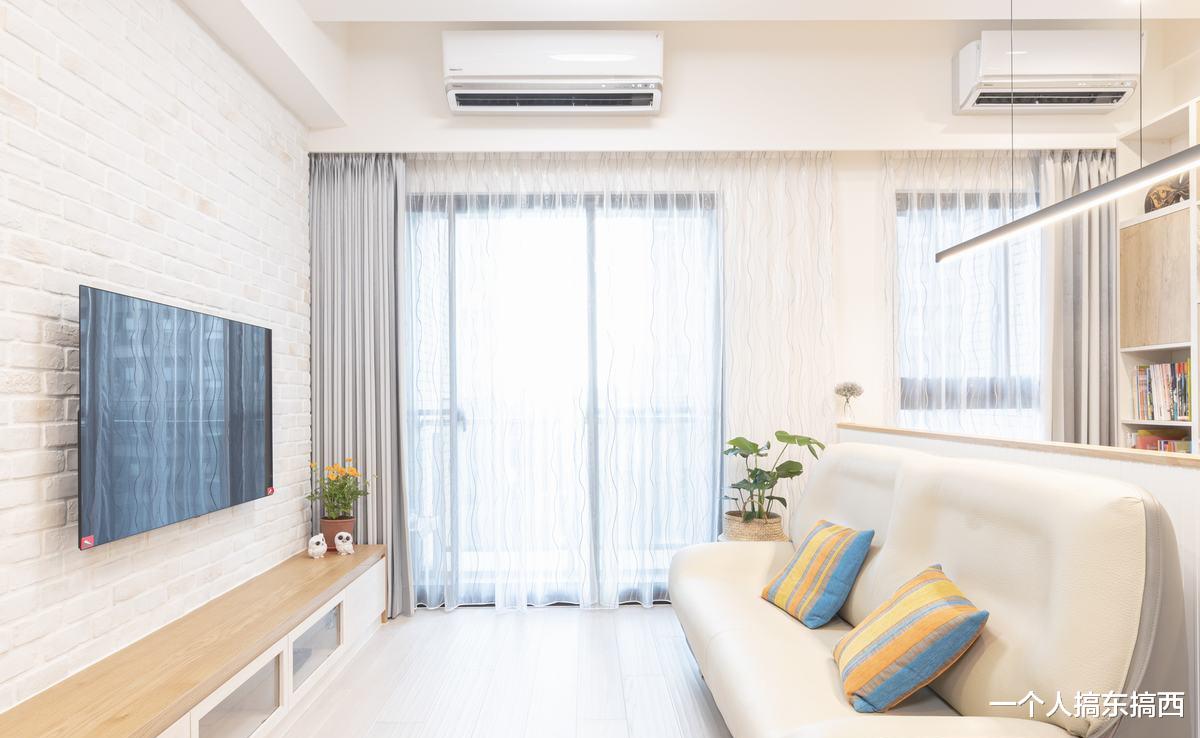 85平原木风两室一厅装修设计，真漂亮