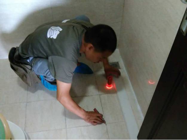 卫生间漏水就要重新装修?学会3个办法,轻松解决卫生间漏水问题