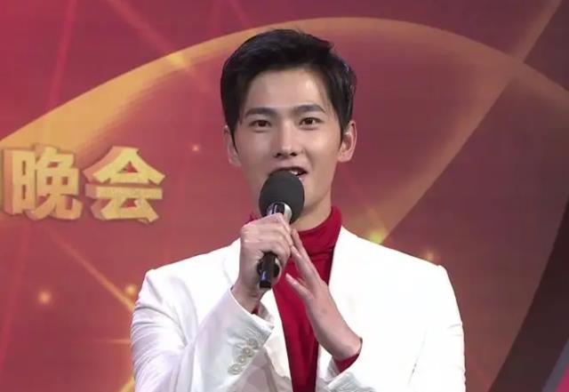 春晚|业内曝春晚拒绝名单，称选秀出身不能上遭质疑，10月晚会还有张杰