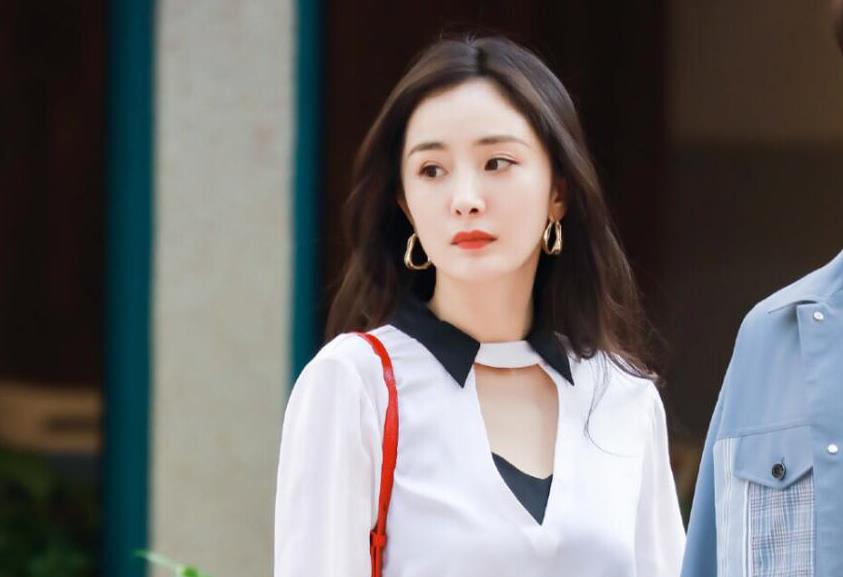 杨幂|《斛珠夫人》破30亿后，杨幂又有大女主剧官宣，与男主同框超甜