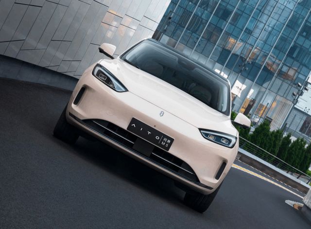 小米科技|华为再发布新车！问界首款纯电SUV上市，有哪些“黑科技”加持？