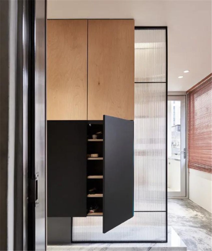 入户正对客餐厅,一眼见光怎么办?做好玄关柜和隔断,这都不是事