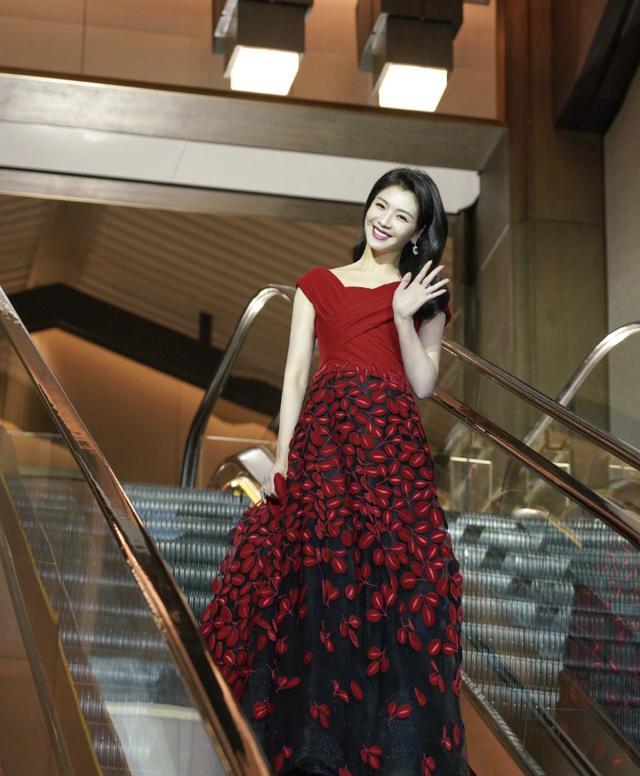 刘涛|刘涛彩排路透曝光,穿搭得体满脸轻松写意,或将第6次登上春晚