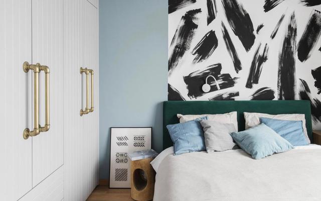 超喜欢米灰配原木色调,带来温暖感受,一家三口的生活和和美美